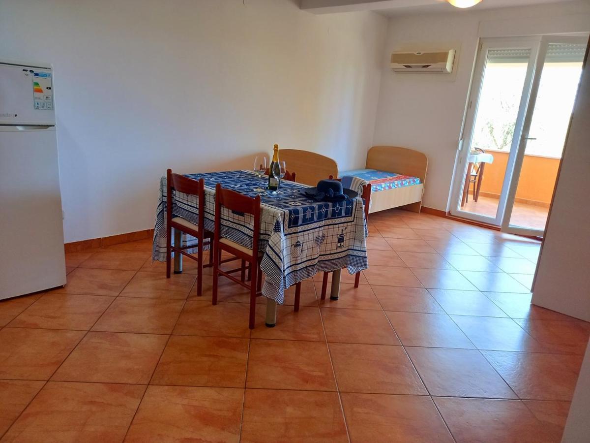 Apartments Monte Rosso Savudrija Luaran gambar